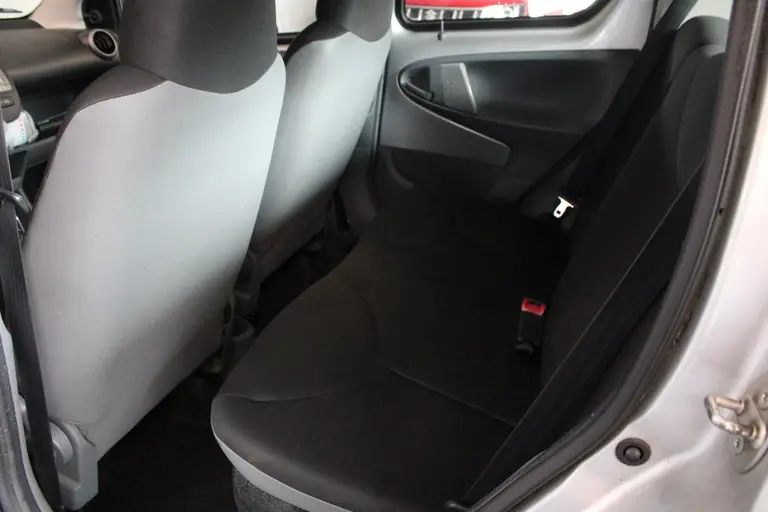 Toyota Aygo 1.0-12V Now Airco, Elektrische Ramen, Centrale Vergrendeling, Radio afbeelding 14