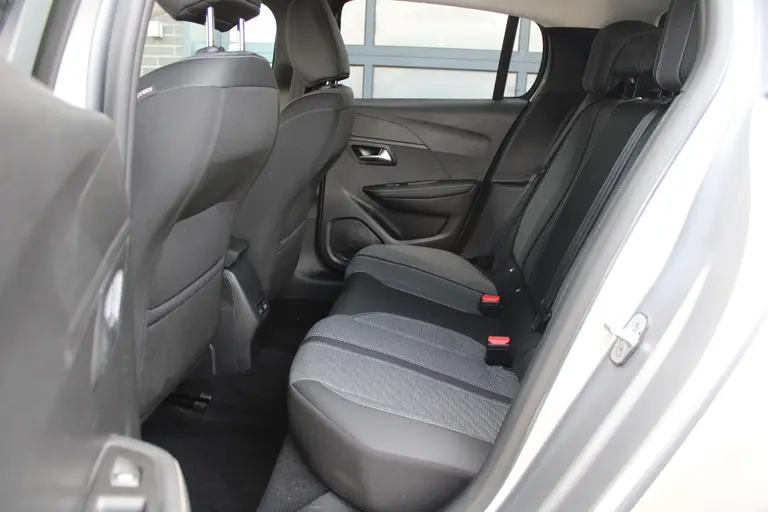 Peugeot 208 Hybrid 100 e-DCS6 Allure Automaat, Navigatie, Applecarpl./Andr. Auto, Keyless entry/Start afbeelding 11