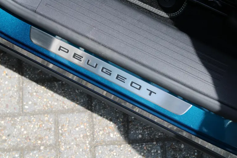 Peugeot 3008 1.2 Hybrid 136 GT Automaat, Keyless Entry/Start, Luxe Stoelen, Navigatie, Applecarpl./Andr. Auto afbeelding 36