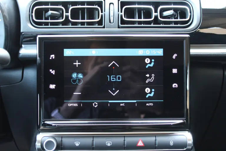 Citroën C3 1.2 PureTech Max 110pk, Automaat, Applecarpl./Andr. Auto, Navigatie, Cruise/Climate Control, Achteruitrijcamera afbeelding 19