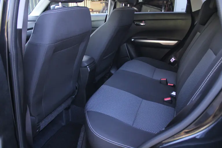 Suzuki Vitara 1.5 Hybrid 115PK Select AllGrip Automaat Adaptieve Cruise Control, Stoelverwarming, Achteruitrijcamera, Dodehoek Detector afbeelding 17