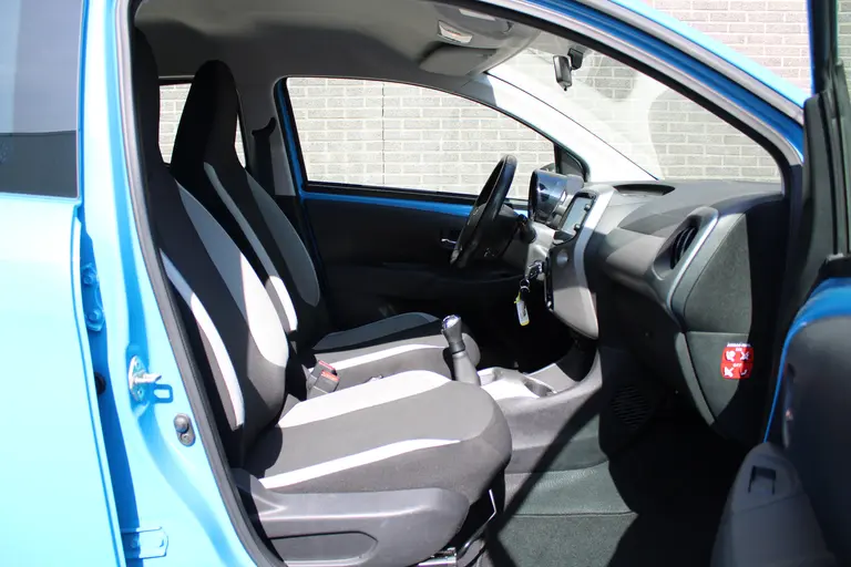 Toyota Aygo 1.0 VVT-i x-nav Achteruitrijcamera, Navigatie, Airco, Bluetooth afbeelding 22