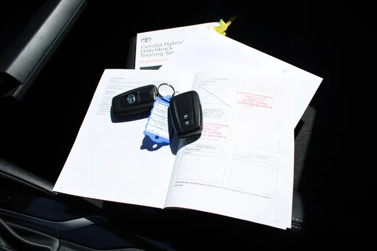 Toyota Corolla Touring Sports 1.8 Hybrid Dynamic Automaat, Trekhaak, All-Seasonbanden en 1e Eigenaar! afbeelding 28