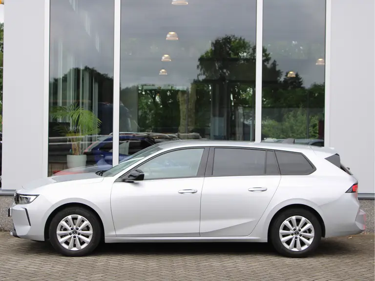 Opel Astra Sports Tourer 1.2 Level 2 Cruise en Climate Control, Parkeersensoren Voor en Achter, Navigatie afbeelding 14