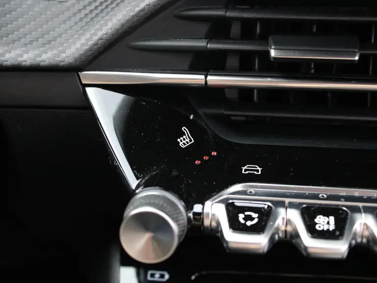 Peugeot e-2008 Allure 54 kWh 156PK inclusief batterijtest Navigatie, Rondomzichtcamera, Adaptieve Cruise Control, Keyless, Stoelverwarming afbeelding 33