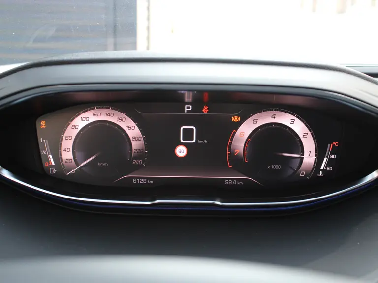 Peugeot 3008 GT 1.2 PureTech 130PK EAT8 Automaat Navigatie, Keyless, Achteruitrijcamera, Elektrische Achterklep, Apple Carplay, Android Auto afbeelding 20