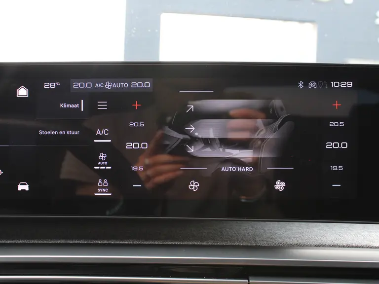 Peugeot 3008 GT 1.2 Hybrid 136PK e-DCS6 Automaat Navigatie, Rondomzichtcamera, Stoel & Stuurverwarming, Elektrische Achterklep, Alcantara afbeelding 29