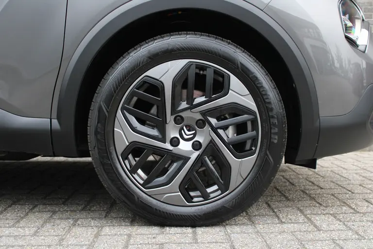 Citroën C4 1.2 Puretech Plus 131pk, Automaat, Navigatie, Keyless Entry/Start, Luxe bekleding, Achteruitrijcamera afbeelding 34