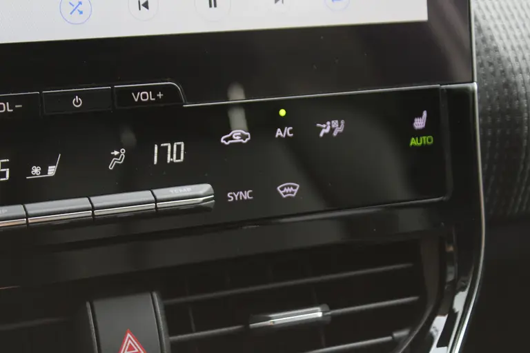 Toyota Bz4x Dynamic 71 kWh Trekhaak, Navigatie, Stoelverwarming, Stuur Verwarmd, Cruise Control Adaptief afbeelding 29