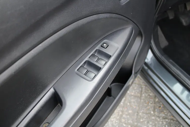 Mitsubishi Space Star 1.2 Intense+ Airco, Elek.bediende ramen en spiegels, Radio/CD, Privacy Glass, LM Velgen, afbeelding 8