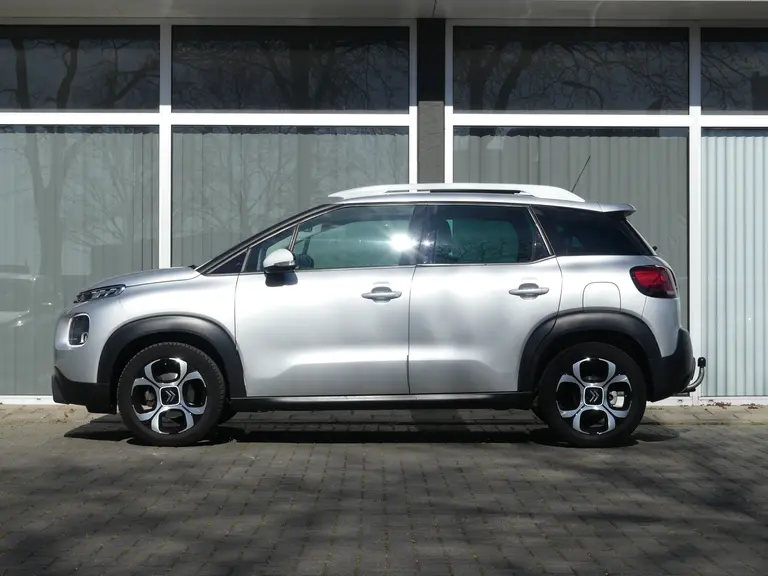 Citroën C3 Aircross 1.2 PureTech S&S Shine 110pk Automaat Trekhaak Schuifkantel dak, All Season banden afbeelding 3