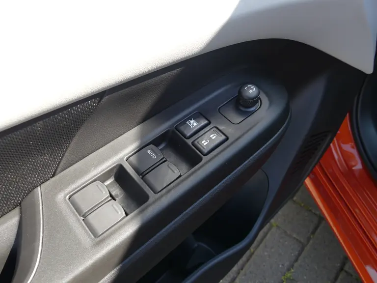 Suzuki Swift 1.2 Select Smart Hybrid, Nieuw uit voorraad leverbaar Leverbaar, Black Rhino pakket, 6 jaar garantie afbeelding 11