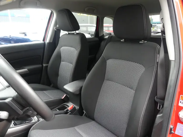Suzuki Vitara 1.4 Boosterjet Select Smart Hybrid, Automaat, Trekhaak, Navigatie, Keyless en goed onderhouden! 1500 KG TREKGEWICHT! afbeelding 10