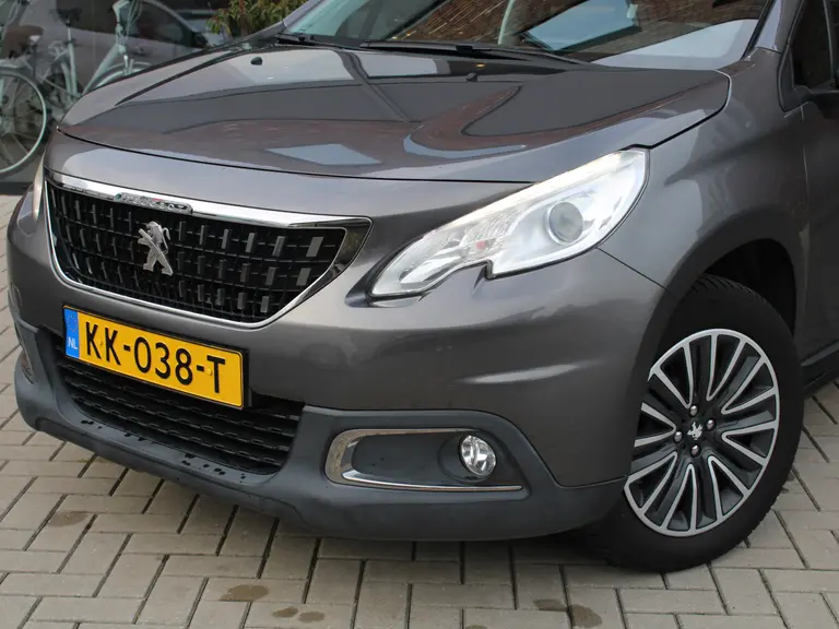 Peugeot 2008 1.2 PureTech Active 110PK Climate Control, Trekhaak, Navigatie afbeelding 2