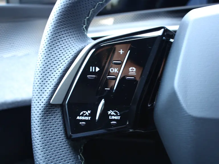 Peugeot 3008 GT 1.2 Hybrid 136PK e-DCS6 Automaat 360 Camera, Navigatie, Elektrische Achterklep, Parkeerhulp voor & achter afbeelding 36