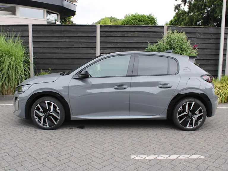 Peugeot 208 GT 1.2 Hybrid 100PK e-DCS6 Automaat Navigatie, Camera Voor & Achter, Panoramadak, Keyless, Apple Carplay, Android Auto afbeelding 6