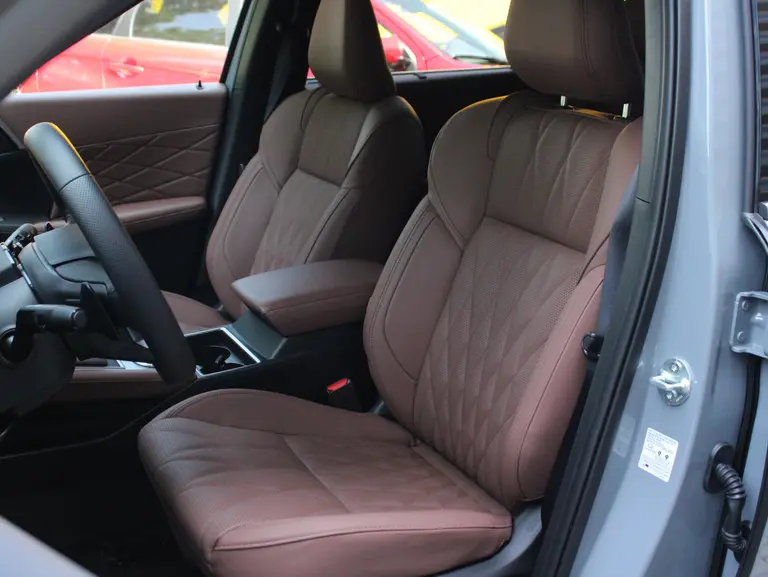 Mitsubishi Outlander 2.4 PHEV Instyle+ Lederen Interieur, Elektrisch Glazen Panoramadak, Stoelventilatie, Yamaha Audio afbeelding 8
