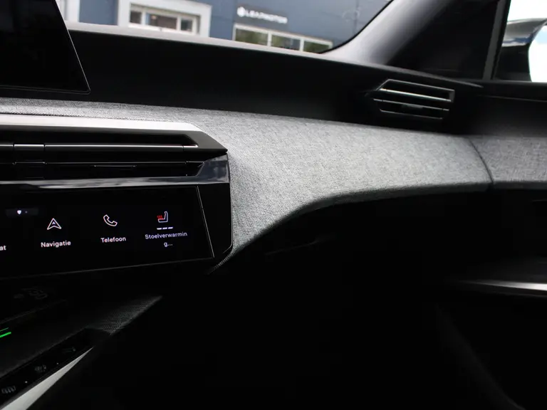 Peugeot 3008 Allure 1.2 Hybrid 145PK e-DCS6 Automaat Navigatie, Achteruitrijcamera, Keyless Entry & Start Stoelverwarming, Apple Carplay, Android Auto afbeelding 33