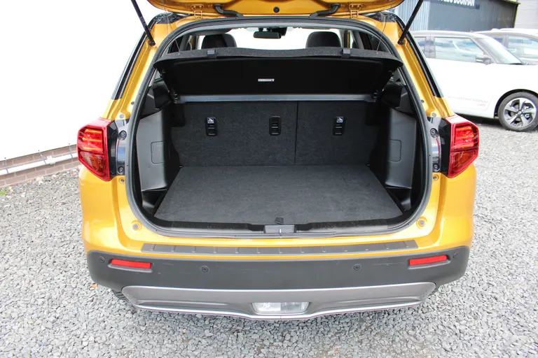 Suzuki Vitara 1.5 Hybrid Style, Automaat, 1e Eig. met All-Seasonbanden, Panoramadak, Navigatie, Parkeersensoren en Dealer onderhouden! afbeelding 11