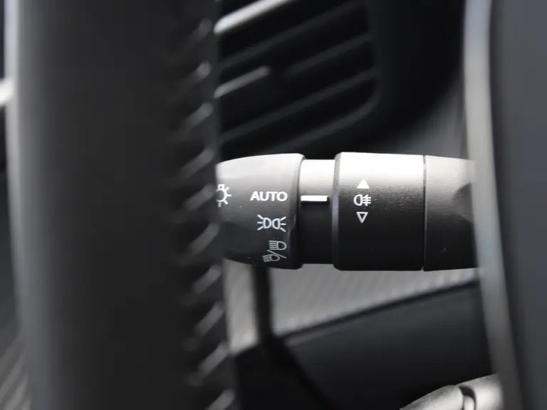 Peugeot e-208 Style 50 kWh 136PK Navigatie, Parkeersensoren voor & achter, Stoelverwarming, Led Koplampen afbeelding 18