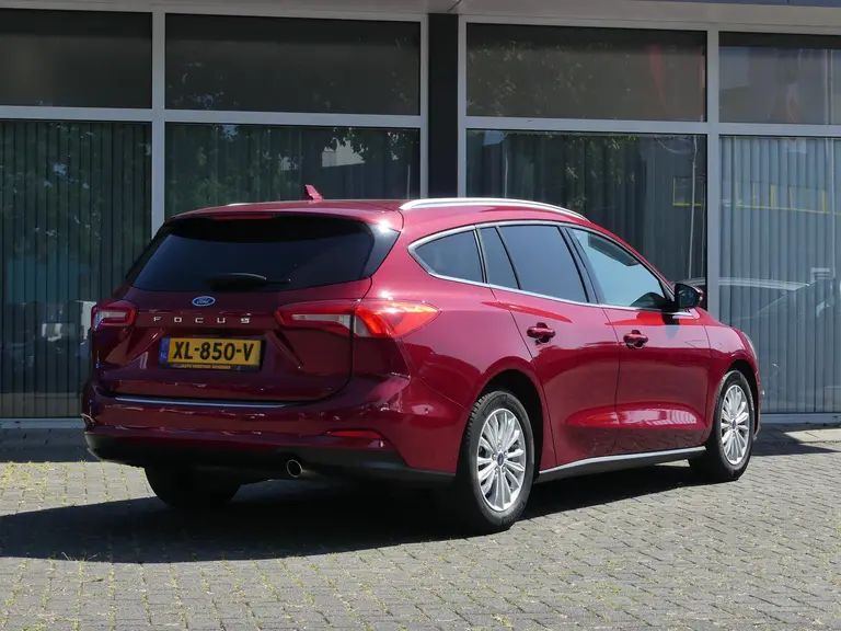 Ford FOCUS Wagon 1.5 EcoBoost Titanium Business Trekhaak, Bang & Olufsen, Cruise en Climate Control afbeelding 4