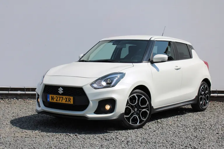 Suzuki Swift 1.4 Sport met Apple Carplay/ Android Auto, Dealer onderhouden, Cruise control en Achteruitrij Camera. afbeelding 31