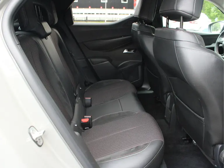 DS DS 3 1.2 PureTech Performance Line Automaat Microvezel Bekleding, Rondomzicht Camera, Cruise en Climate Control afbeelding 37
