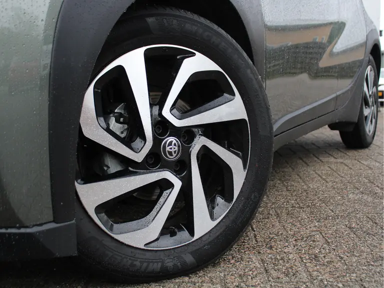 Toyota Aygo X 1.0 VVT-i MT Pulse Achteruitrijcamera, Cruise Control Adaptief, Airco Automatisch, DAB Radio afbeelding 3