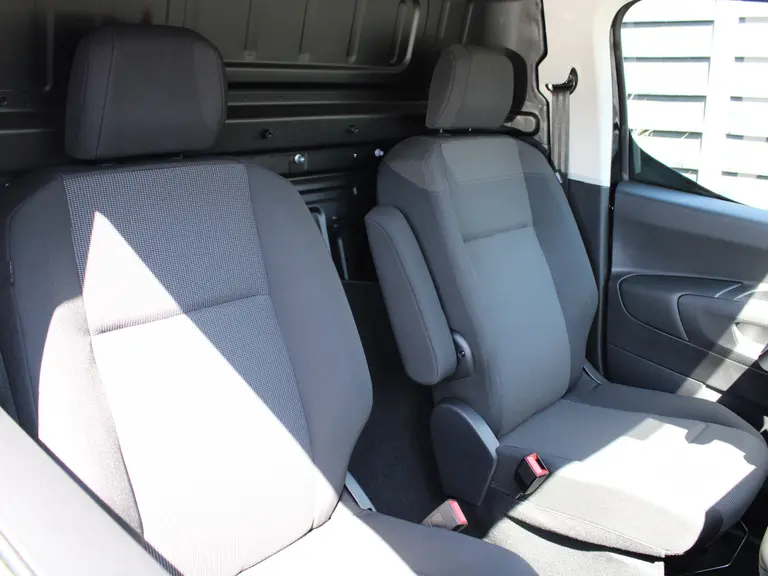 Citroën Berlingo 1.5 BlueHDi 130PK EAT8 Automaat L1 Keyless Entry & Start, Parkeersensoren Achter, Stoel, Stuur & Voorruitverwarming, Apple Carplay, Android Auto afbeelding 12