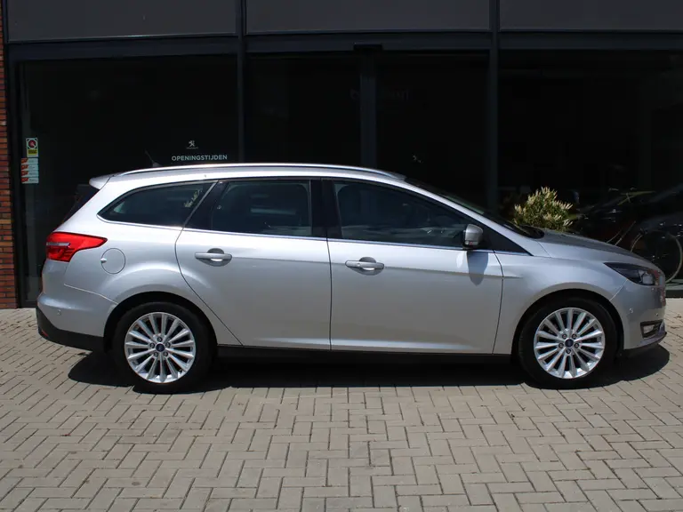 Ford FOCUS Wagon 1.0 Titanium 125PK Navigatie, Camera, Trekhaak afbeelding 9