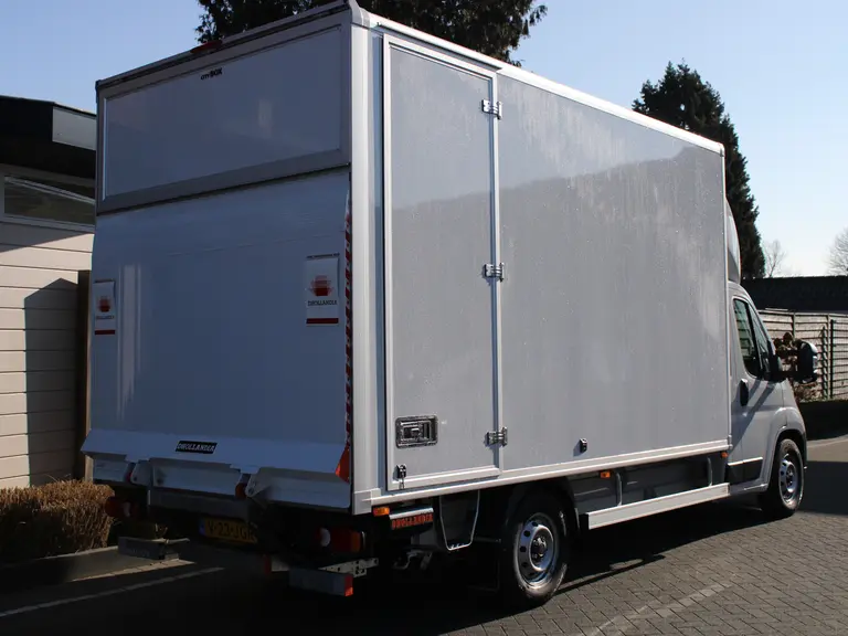 Peugeot Boxer 2.2 BlueHDi 140PK Automaat L3 3.5t Citybox Bakwagen/Laadbak/Citybox Navigatie, LED Koplampen, Laadklep, Draadloze Telefoonlader, Camera Achter afbeelding 9