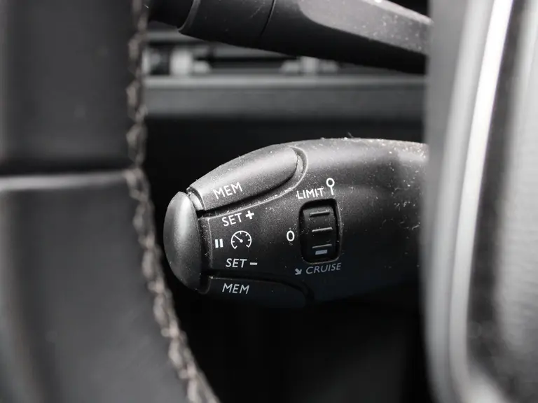 Peugeot 3008 Allure 1.2 PureTech 130PK Trekhaak, AppleCarPlay/AndroidAuto Navigatie, Lichtmetalen velgen, Parkeerhulp voor & achter afbeelding 20
