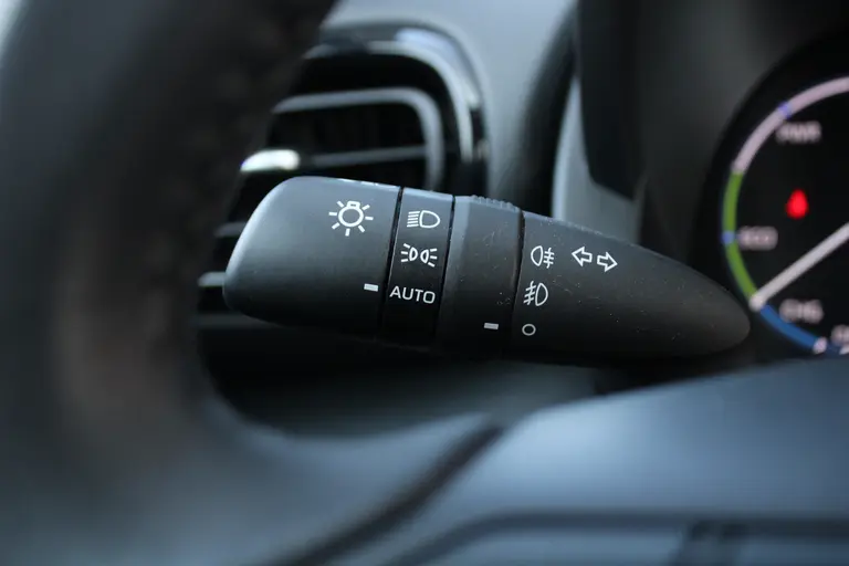 Toyota Yaris Cross 1.5 Hybrid Dynamic Automaat Achteruitrijcamera, Bluetooth, Airco Automatisch, Cruise Control Adaptief, Navigatie afbeelding 31