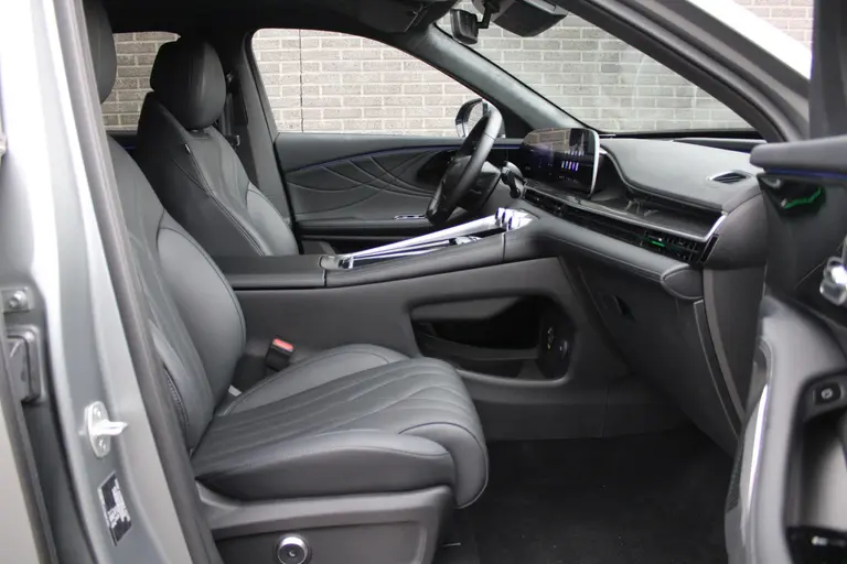 Omoda 9 SHS PHEV Premium 34,46 kWh Super Hybrid System, 20"LM velgen, Elek.schuif/kanteldak, Camera voor/achter, 1.500 kg trekgewicht afbeelding 38