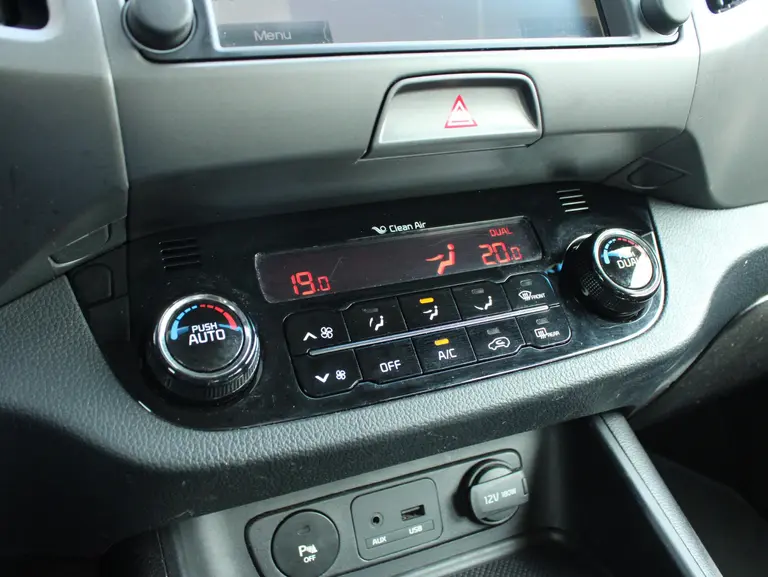 Kia Sportage 1.6 GDI BusinessLine Trekhaak, Navigatie, Cruise control, Climate control afbeelding 15