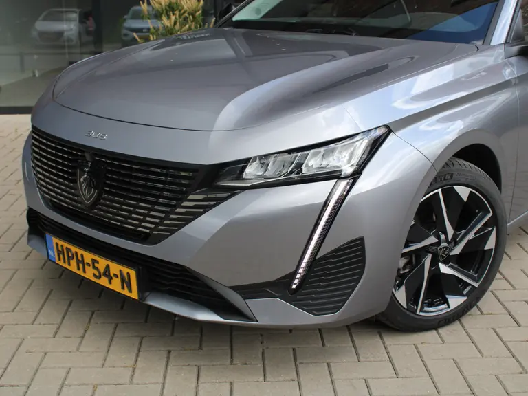 Peugeot 308 SW 1.2 PureTech 130PK Allure Adaptieve Cruis Control, Navigatie, Getinte Ramen afbeelding 2