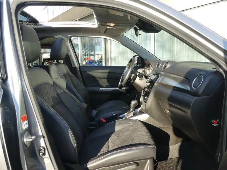 Suzuki Vitara 1.5 Hybrid Style Automaat, Panoramadak, Navigatie afbeelding 8