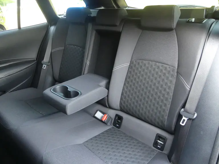 Suzuki Swace 1.8 Hybrid Style Automaat, Trekhaak,  Adaptive Cruise, Stoelverwarming afbeelding 26