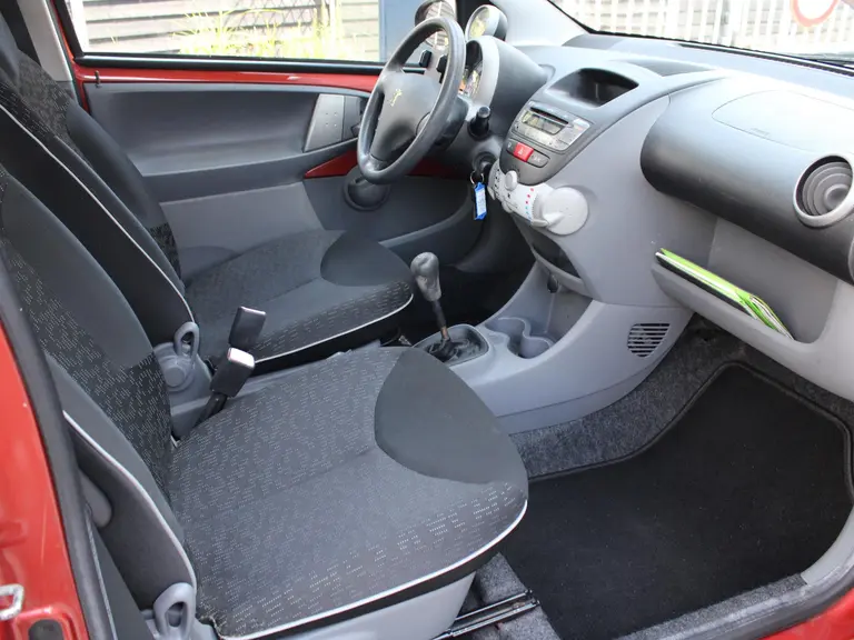 Peugeot 107 Sublime 1.0-12V 68PK 3DRS Airco, Centrale deurvergrendeling en elektrisch bedienbare ramen afbeelding 18