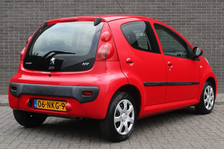 Peugeot 107 1.0-12V XS Radio, Airco, Elektr. Ramen, Toerenteller, 29.000 km! afbeelding 4