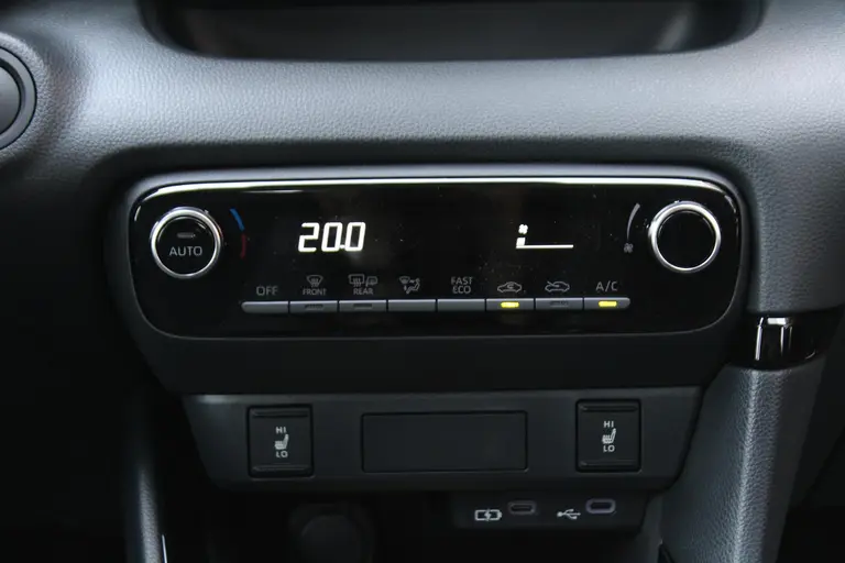 Toyota Yaris 1.5 Hybrid 115 Team Player Automaat Achteruitrijcamera, Parkeersensoren voor en achter, Airco Automatisch, Cruise Control Adaptief afbeelding 21