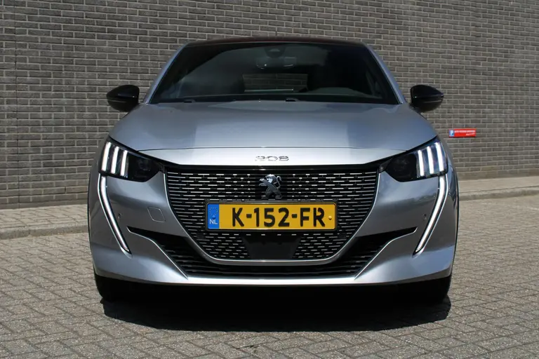 Peugeot e-208 EV GT 350 50 kWh Inclusief batterijtest Panoramadak, Navigatie, Cruise/Climate control, Apple carplay/Android auto, afbeelding 6