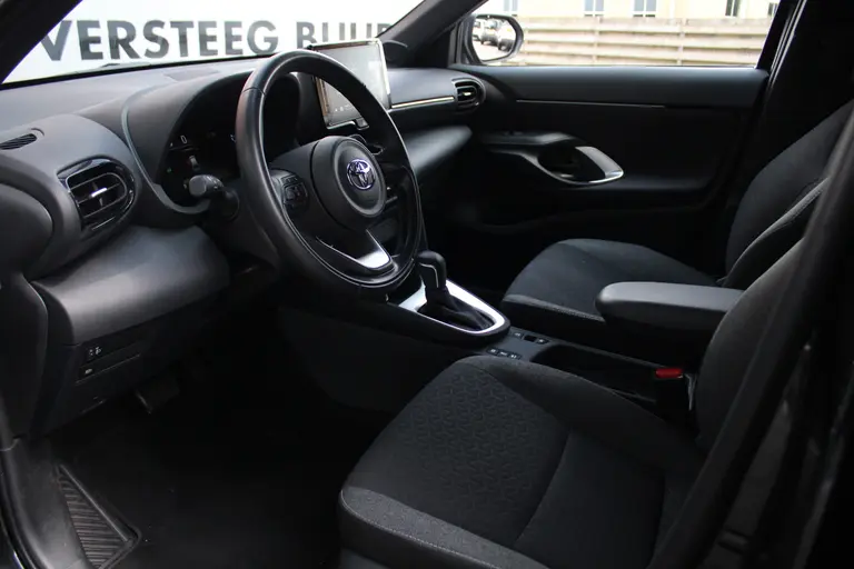 Toyota Yaris Cross 1.5 Hybrid Dynamic Navigatie, Achteruitrijcamera, Climate Control, Bluetooth afbeelding 16
