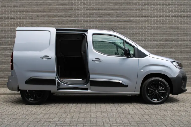 Citroën Berlingo 1.5 BlueHDi 130PK EAT8 Automaat L1 Achteruitrijcamera, Keyless Entry & Start, Parkeersensoren Achter, Aple Carplay, Android Auto afbeelding 4