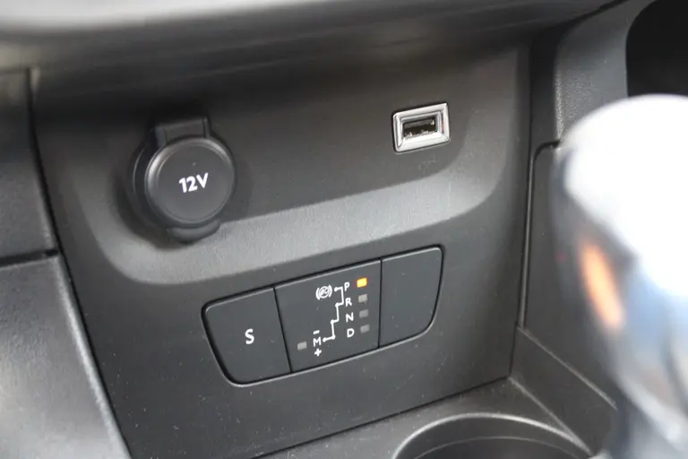 Citroën C3 1.2 PureTech Max 110pk, Automaat, Keyless Entry/Start, Airco, DAB, CruiseControl afbeelding 20