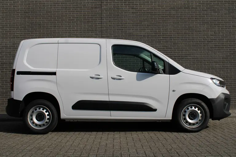 Citroën Berlingo 1.5 BlueHDi 130 EAT8 S&S L1 Automaat, CruiseControl, DAB, Applecarpl./Andr. Auto, Airco, Achteruitrijcamera afbeelding 2