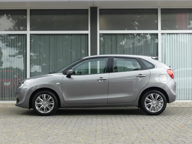 Suzuki Baleno 1.2 Exclusive All seasen banden, Dealer o.h., Airco, Stoelverwarming, afbeelding 3