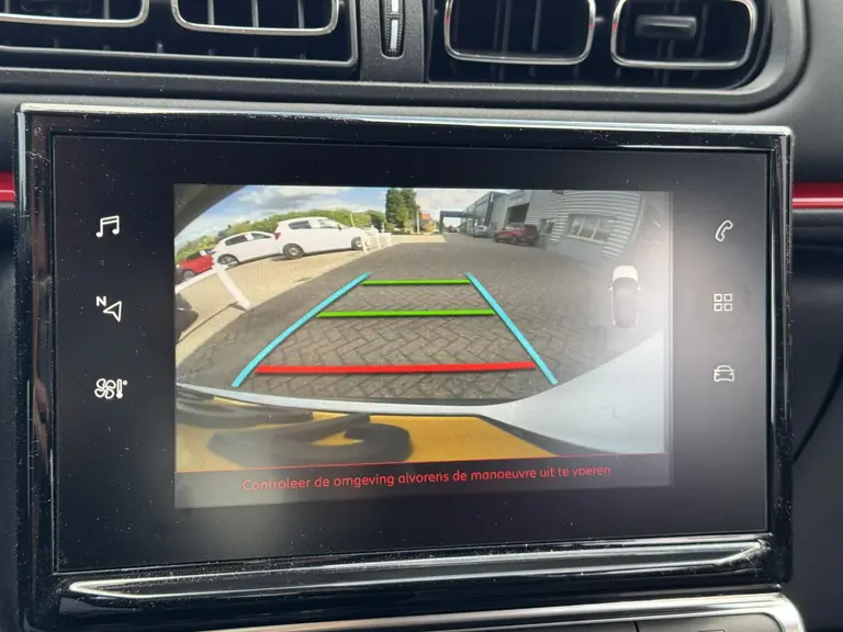 Citroën C3 Shine 1.2 PureTech 82PK Navigatie, Achteruitrijcamera, Keyless, Stoelverwarming, Parkeersensoren afbeelding 30
