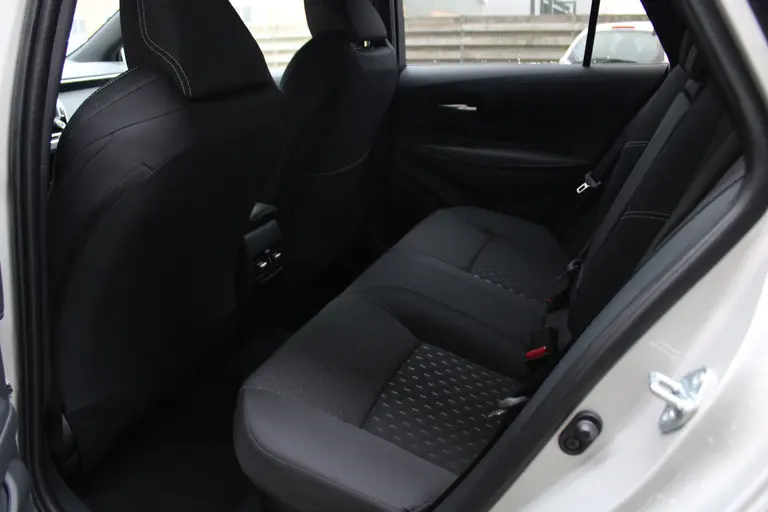 Suzuki Swace 1.8 Hybrid Style Automaat 140PK All-Season Banden, Adaptieve Cruise Control, Navigatie, Stuur Verwarmd, Voorruitverwarming, Draadloze Telefoonlader afbeelding 20