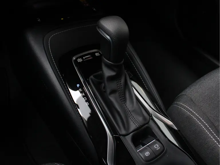 Suzuki Swace 1.8 Hybrid Style Automaat 140PK All-Season Banden, Adaptieve Cruise Control, Navigatie, Stuur Verwarmd, Voorruitverwarming, Draadloze Telefoonlader afbeelding 25